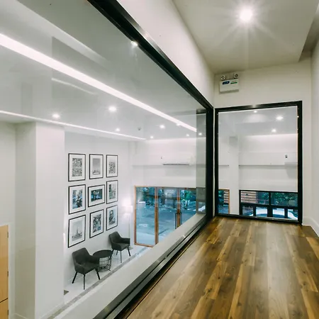 Metro Hotel